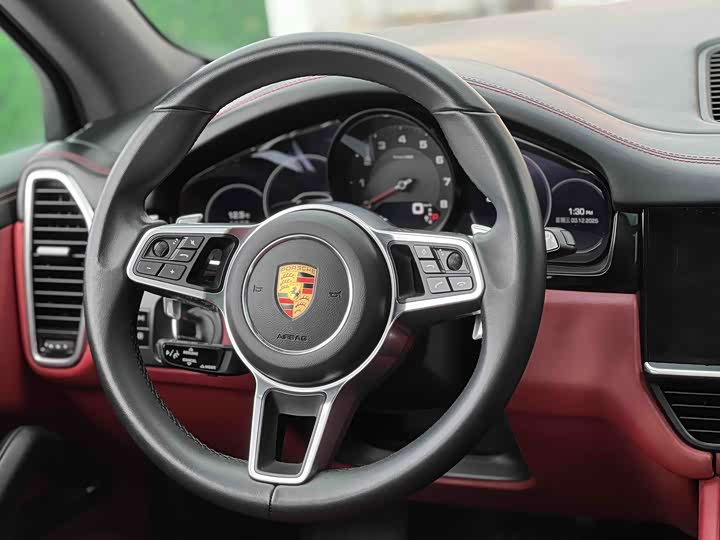 Фото 8 - Porsche Cayenne