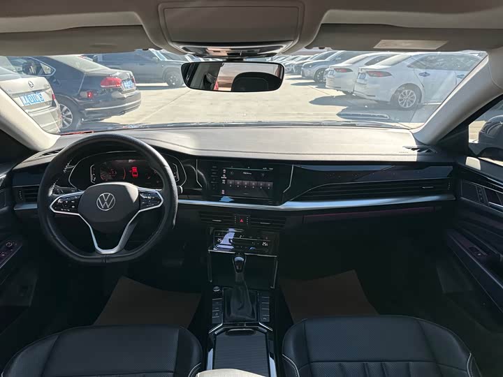 Фото 13 - Volkswagen Passat