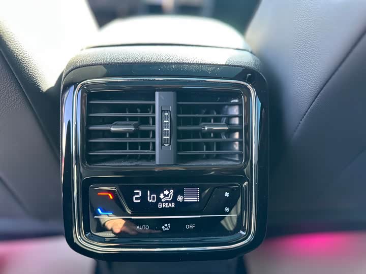 Фото 18 - Volkswagen Passat