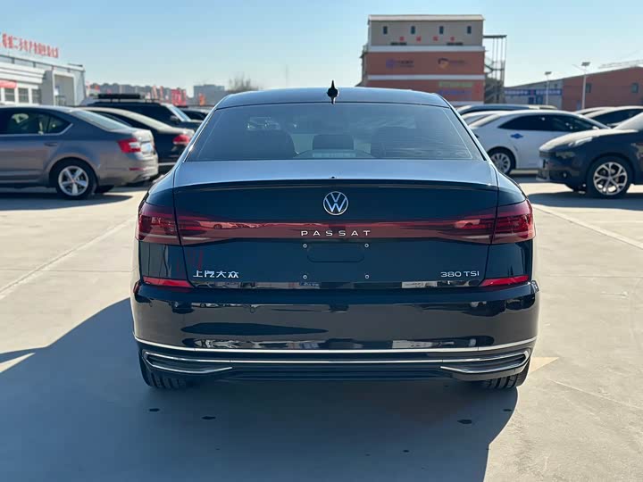 Фото 4 - Volkswagen Passat