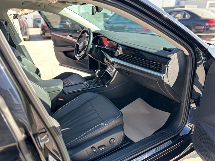 Фото 7 - Volkswagen Passat