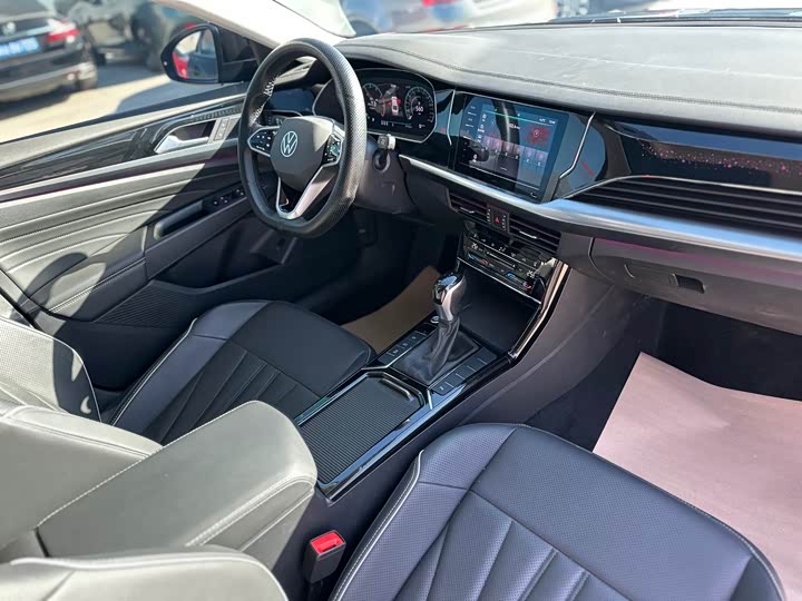 Фото 8 - Volkswagen Passat