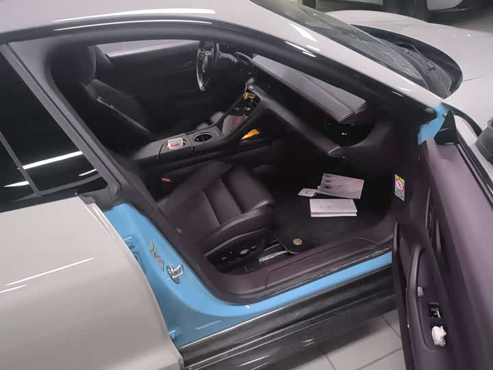 Фото 4 - Porsche Taycan