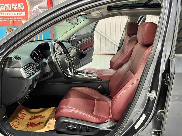 Фото 4 - Honda Accord