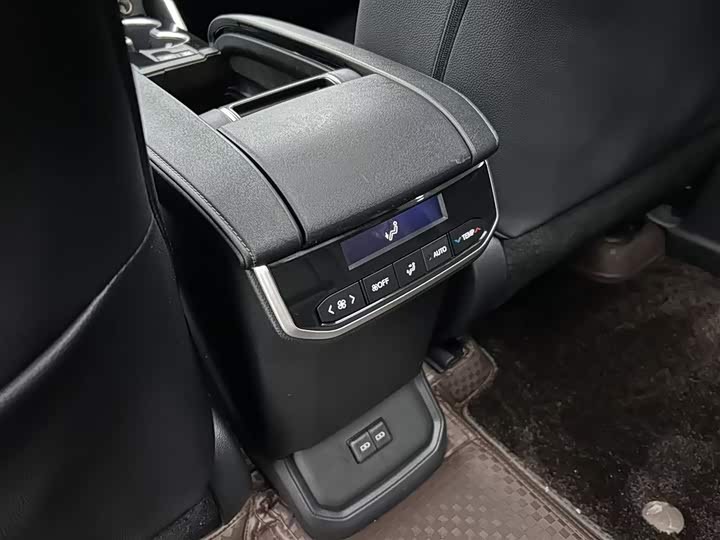 Фото 2 - Toyota Highlander