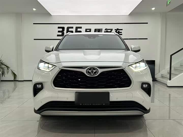 Фото 7 - Toyota Highlander