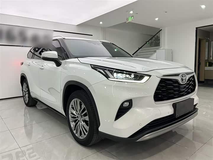 Фото 8 - Toyota Highlander