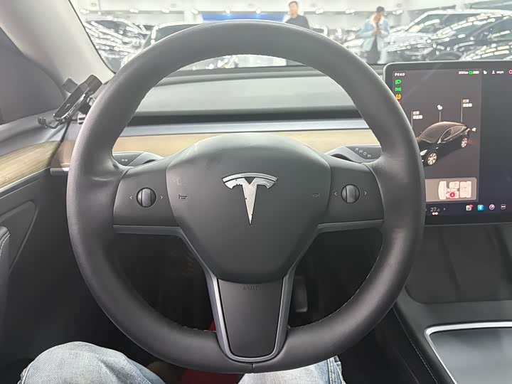 Фото 6 - Tesla Model Y