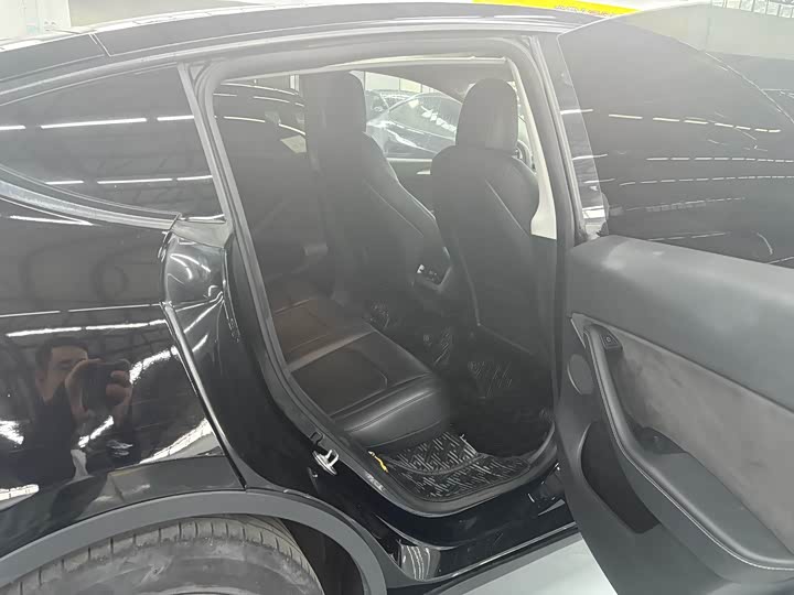 Фото 9 - Tesla Model Y