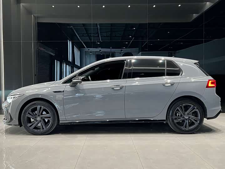 Фото 4 - Volkswagen Golf