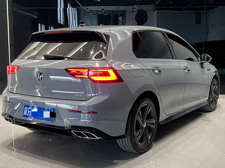 Фото 5 - Volkswagen Golf