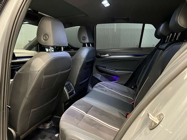 Фото 6 - Volkswagen Golf