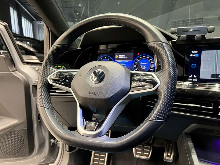 Фото 8 - Volkswagen Golf