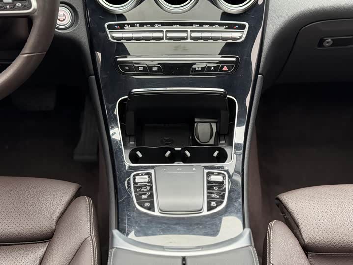 Фото 11 - Mercedes-Benz GLC-Class