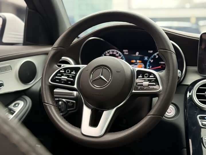 Фото 14 - Mercedes-Benz GLC-Class
