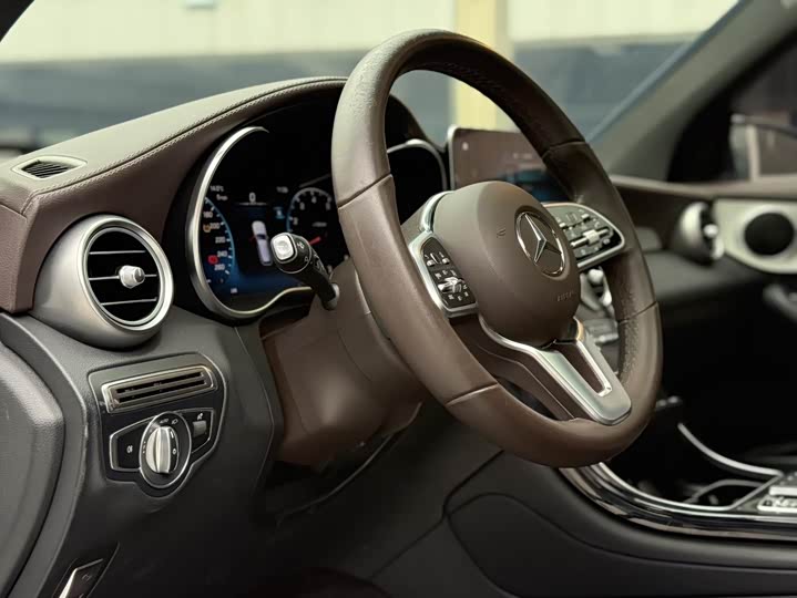 Фото 8 - Mercedes-Benz GLC-Class