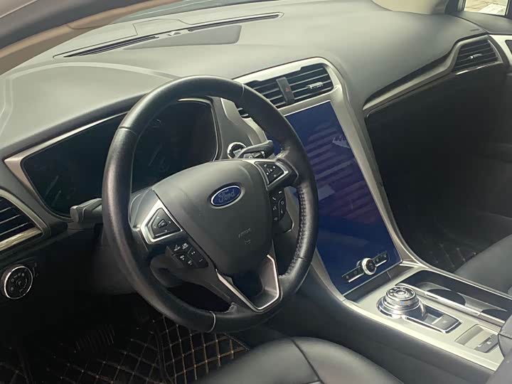 Фото 10 - Ford Mondeo