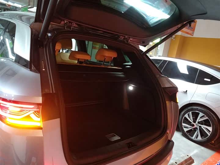 Фото 19 - BYD Song L DM-i Hybrid