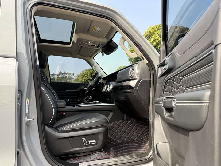 Фото 12 - Tank 300