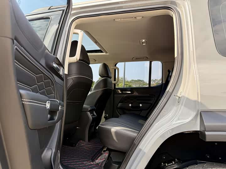 Фото 13 - Tank 300