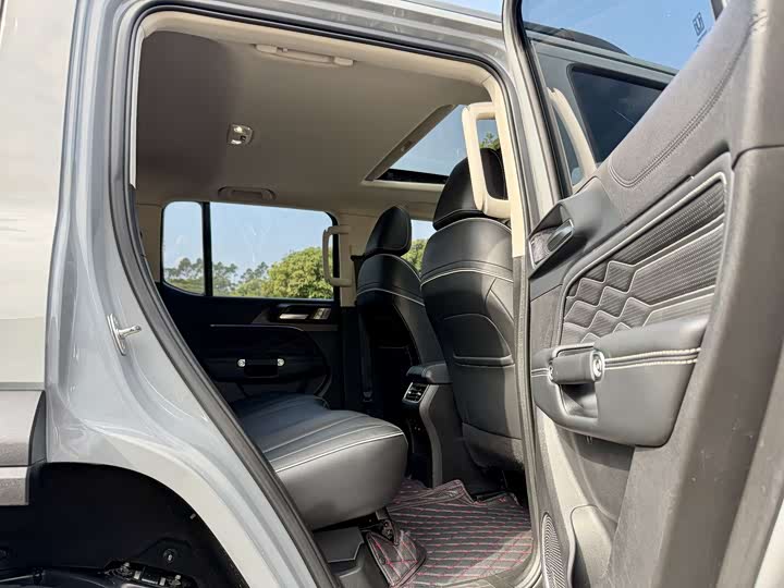 Фото 14 - Tank 300