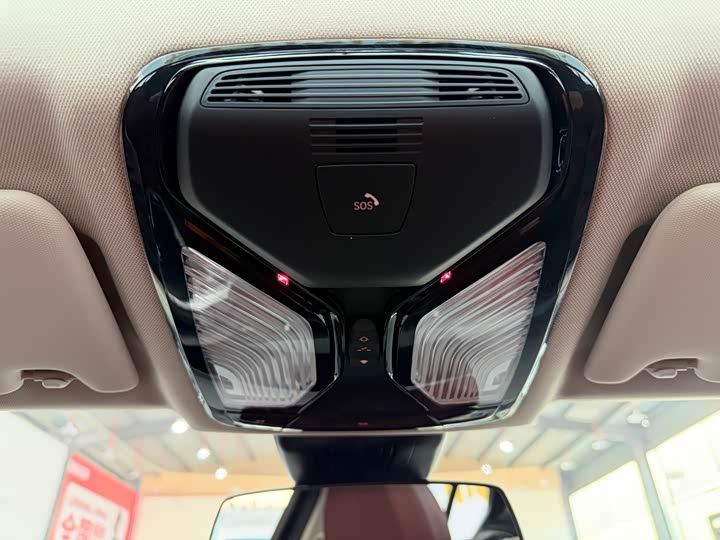 Фото 12 - BMW i3