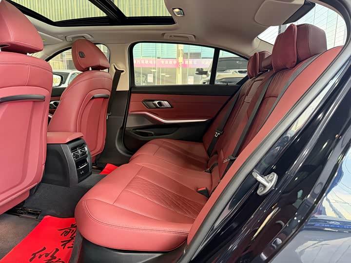 Фото 16 - BMW i3