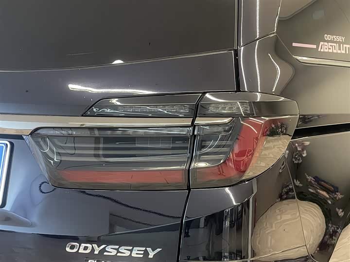 Фото 10 - Honda Odyssey