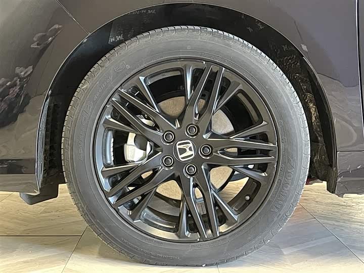 Фото 11 - Honda Odyssey