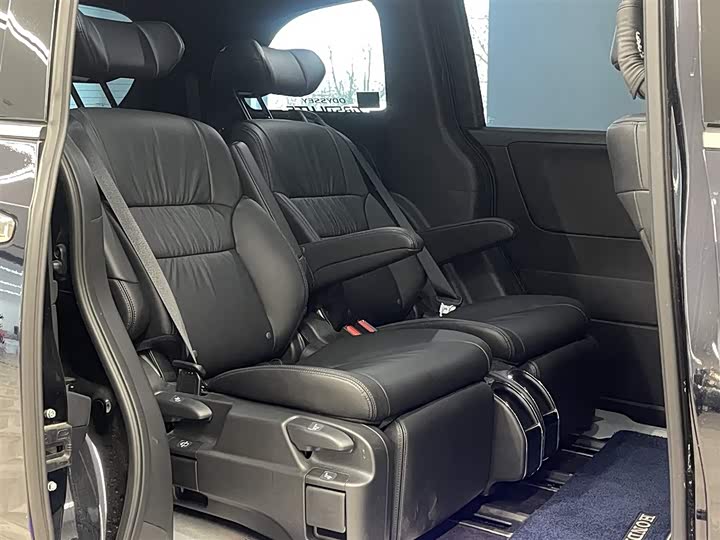 Фото 18 - Honda Odyssey