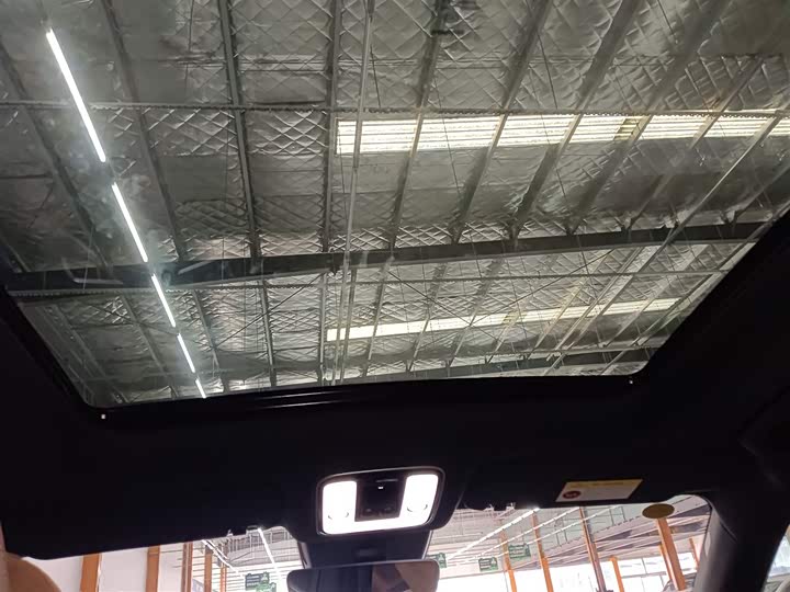 Фото 18 - LiXiang One