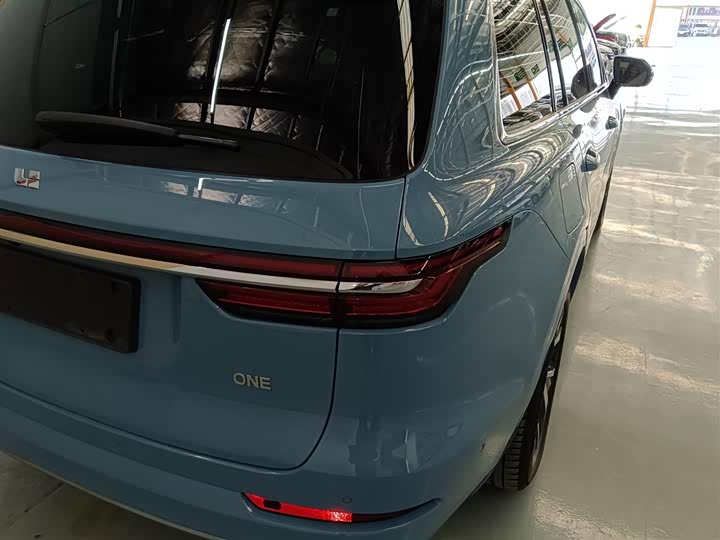 Фото 8 - LiXiang One