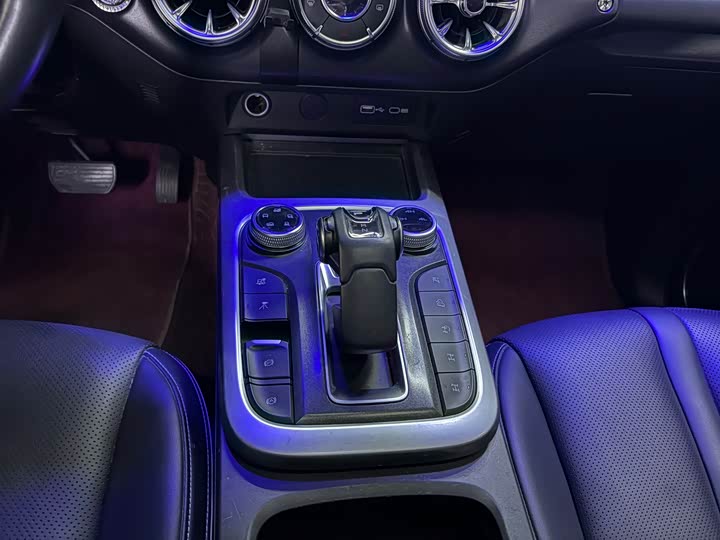 Фото 12 - Tank 300