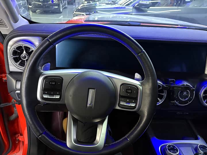 Фото 14 - Tank 300