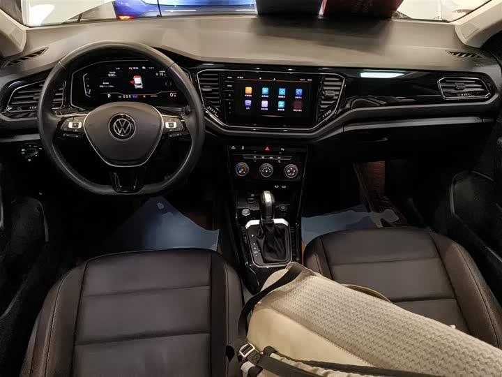 Фото 10 - Volkswagen T-Roc