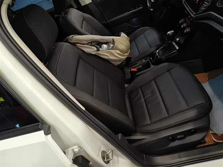 Фото 25 - Volkswagen T-Roc