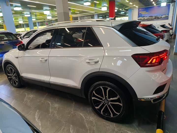 Фото 5 - Volkswagen T-Roc