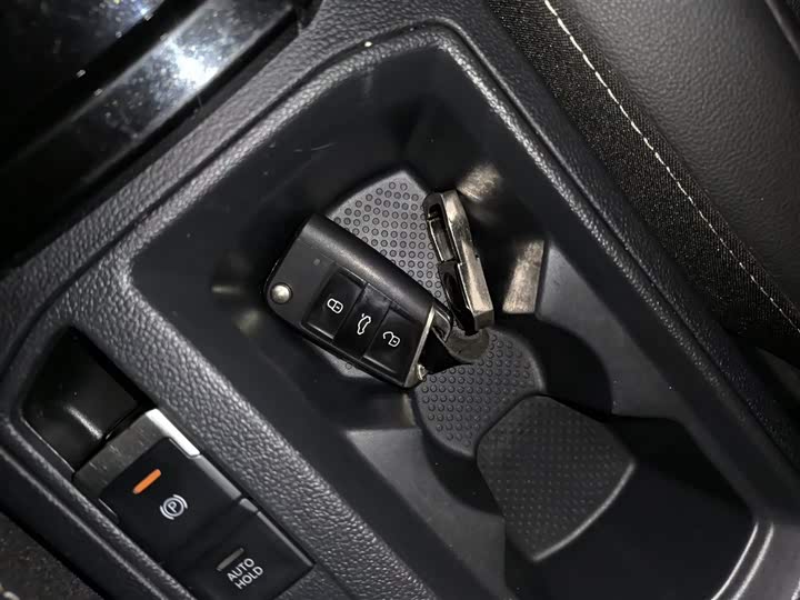 Фото 9 - Volkswagen T-Roc