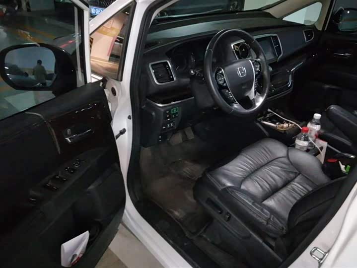 Фото 7 - Honda Odyssey