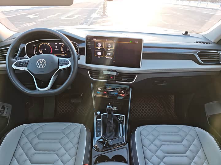 Фото 15 - Volkswagen Tayron