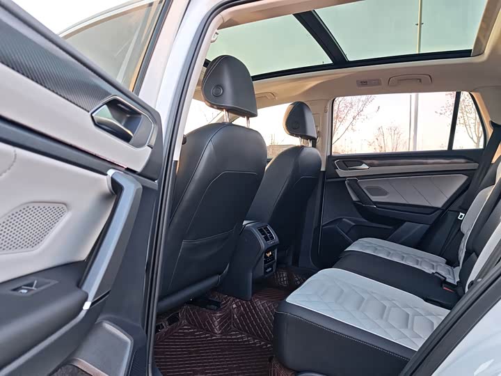 Фото 16 - Volkswagen Tayron