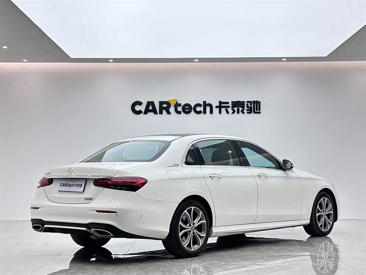 Фото 5 - Mercedes-Benz E-Class