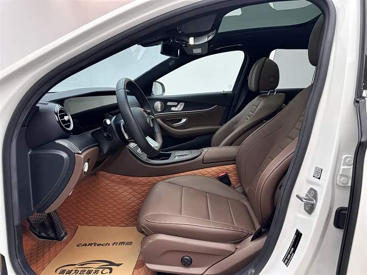 Фото 8 - Mercedes-Benz E-Class