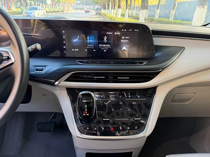 Фото 12 - Buick GL8 ES