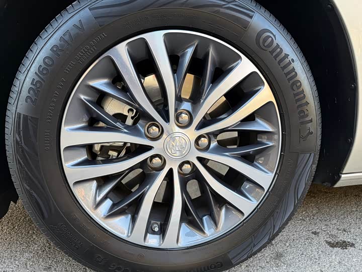 Фото 21 - Buick GL8 ES