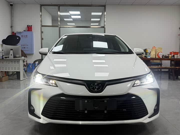 Фото 4 - Toyota Corolla