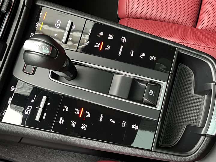 Фото 12 - Porsche Macan