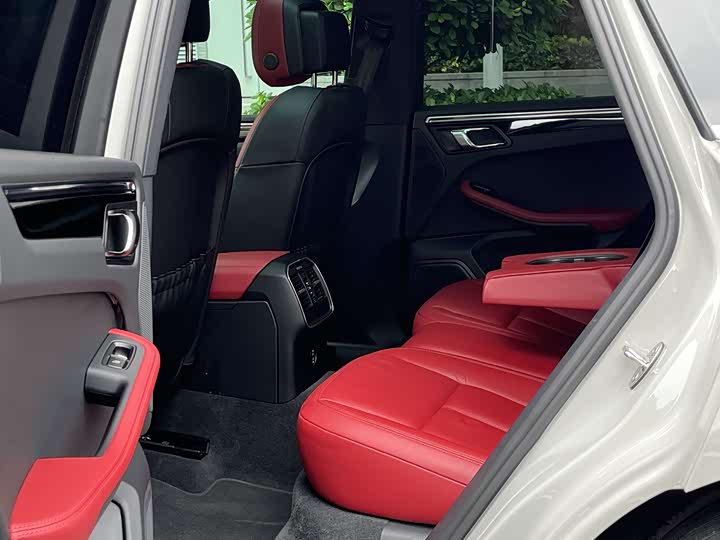 Фото 16 - Porsche Macan