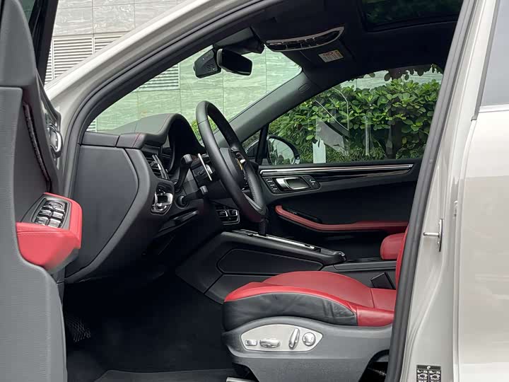 Фото 8 - Porsche Macan