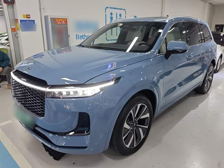 Фото 1 - LiXiang One